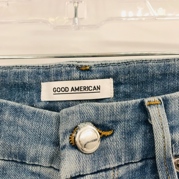 Good American High Rise Step Hem Jeans Size 26 - Picture 3 of 9